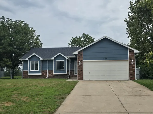 720 N Kansas Ct, Benton, KS 67017
