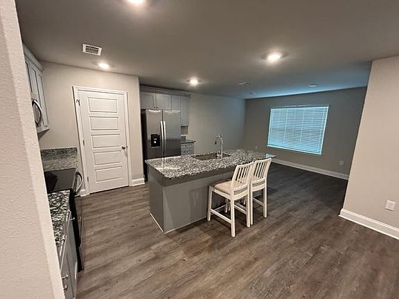 3rd image of 18526 Elmwood Ct