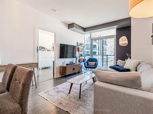 18 Harbour St #2211, Toronto, ON M5J 2Z6