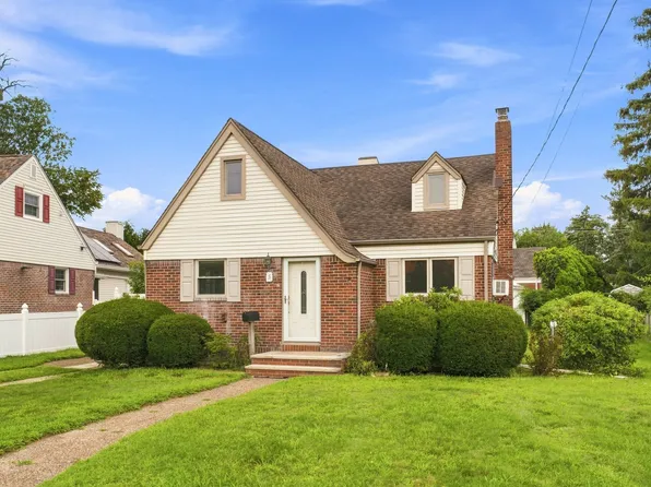 5 Margaret Ct, Fair Lawn, NJ 07410