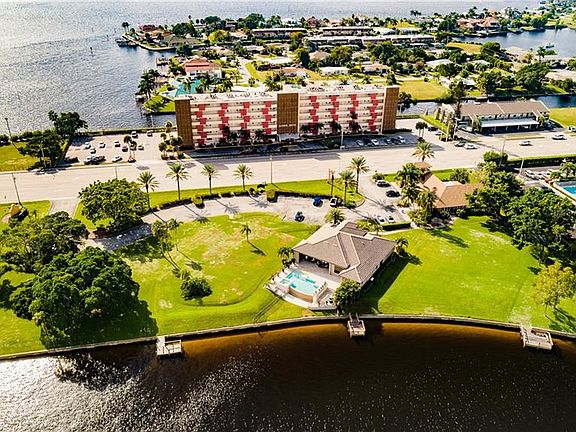 5th image of 1811 Cape Coral Pkwy E