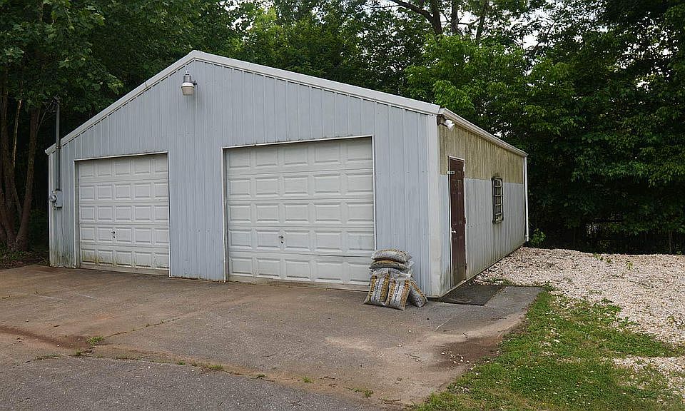 2nd image of 322 Odom Branch Rd