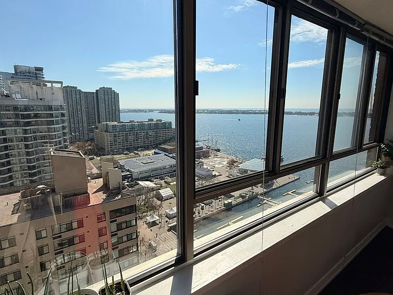 260 Queens Quay W #2608 — Photo 17