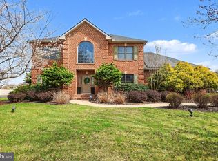 2613 Huntfield Dr, York, PA 17404