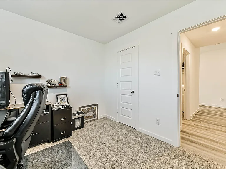 2621 Mackinac Bay Dr — Photo 32
