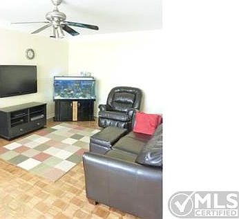 2nd image of 44001 Harsdale Dr