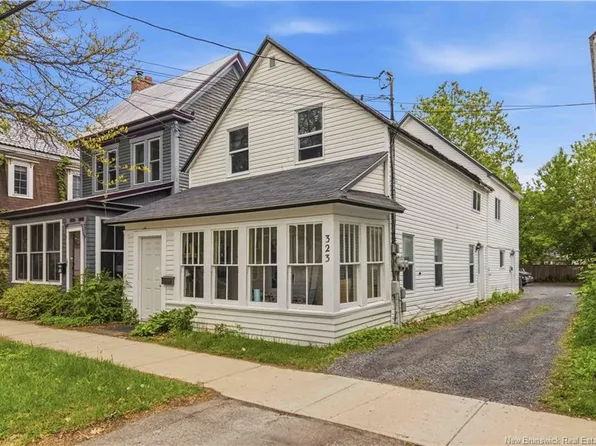 323 Saunders St, Fredericton, NB E3B 1N9