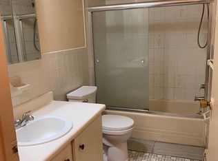 613 Cricket Ln, Woodbridge, NJ 07095