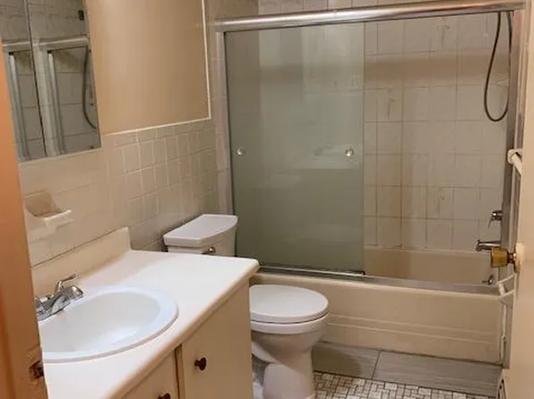 613 Cricket Ln, Woodbridge, NJ 07095