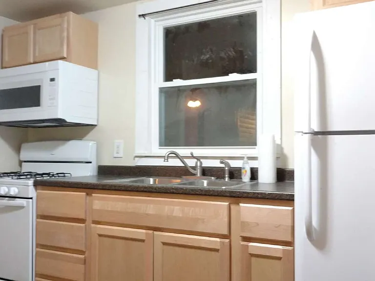 2124 Eastern Ave NE — Photo 19
