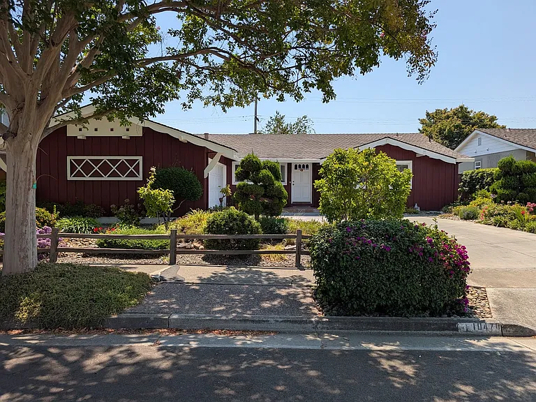 10470 Pineville Ave — Photo 1