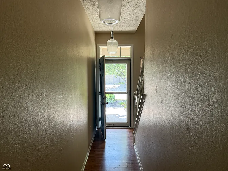 2424 Boyer Ln — Photo 17