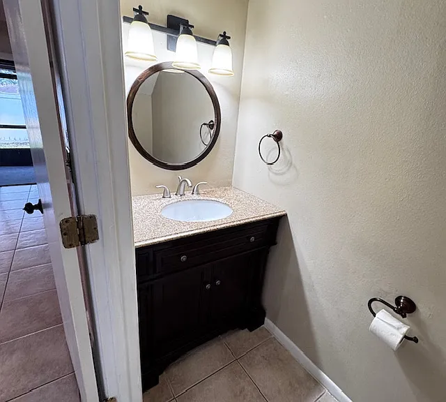 10128 Lake Oak Cir — Photo 4