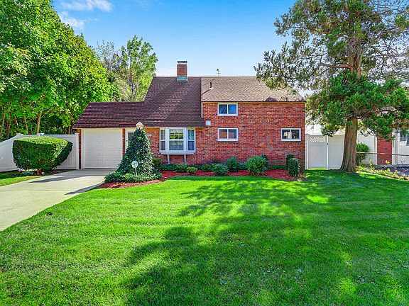2nd image of 50 Beech Ln