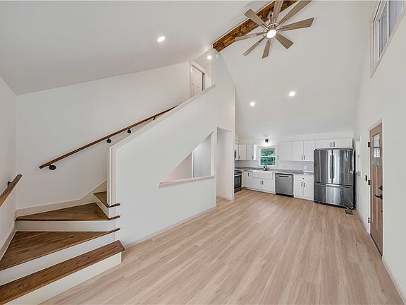 3rd image of 1203 Andersonville Rd