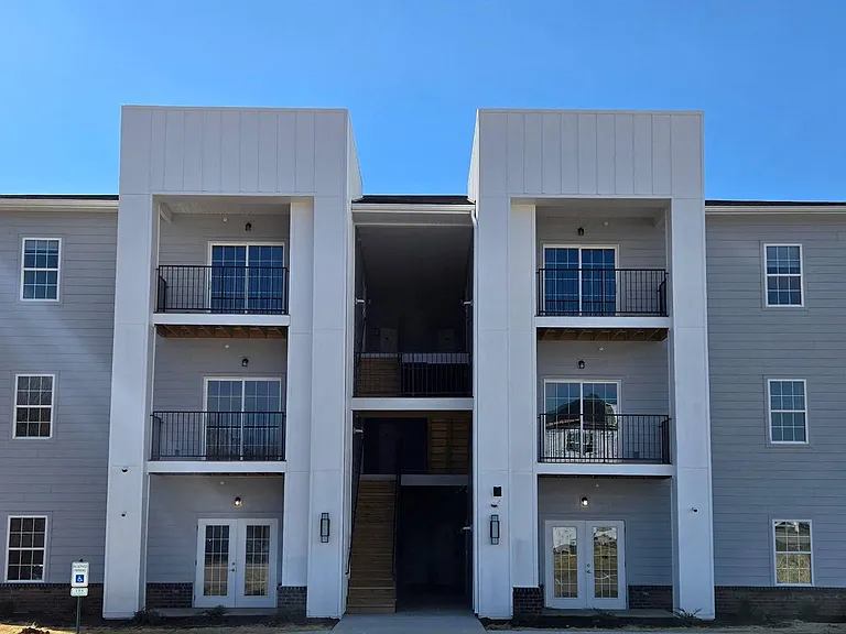 Hurstbourne Pointe — Photo 18