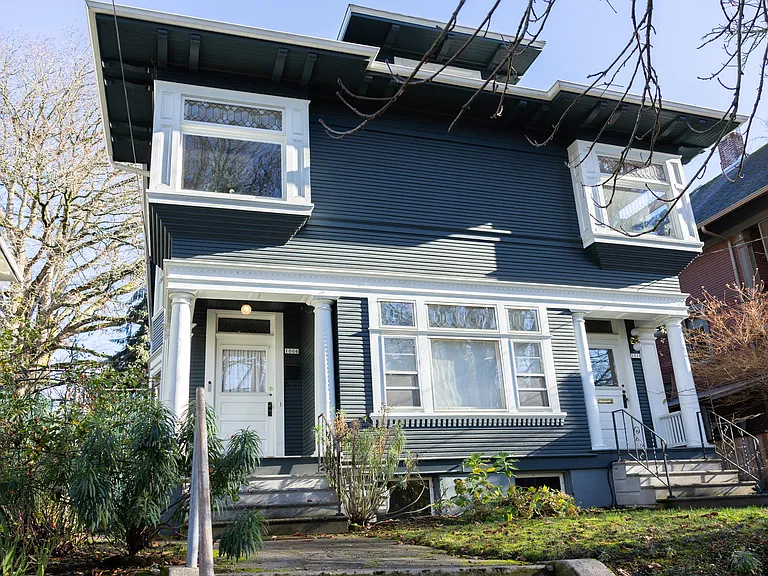 1010 SE 15th Ave #1010 — Photo 1