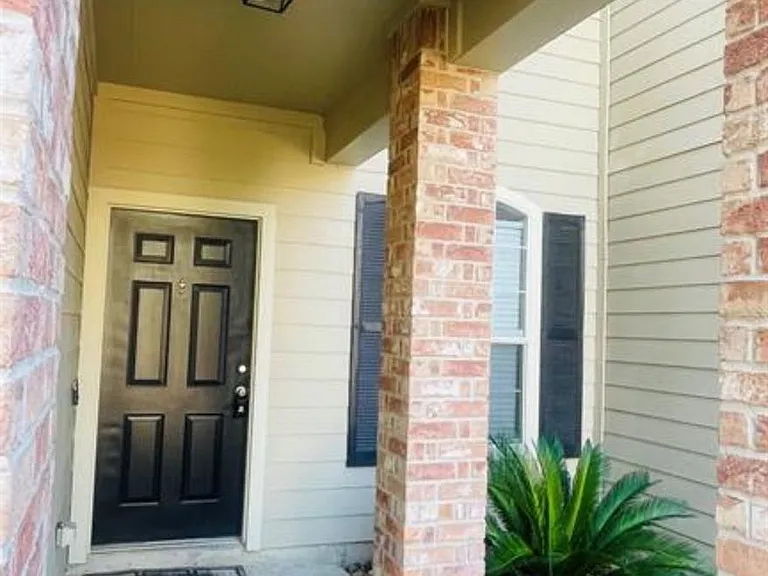 815 Sterling Creek Cir — Photo 3