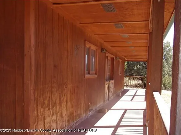 131 W Lobo Rd, Capitan, NM 88316