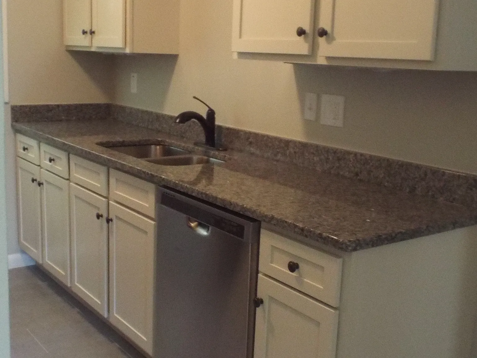 3 bed, 1.5 bath, 1315 sqft, $2,600 — Photo 4