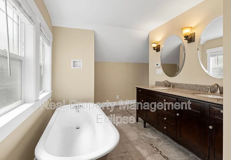 26616 NE Valley St #A — Photo 13