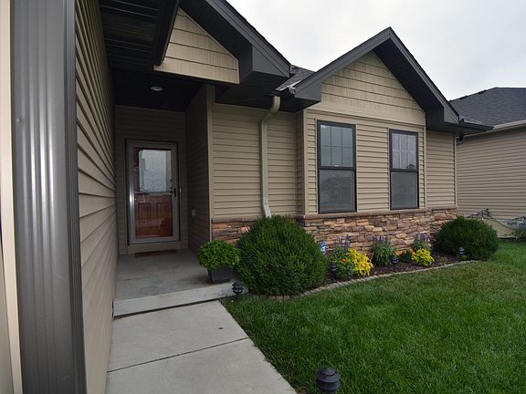 3rd image of 7390 Yankee Woods Dr