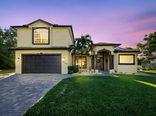 3820 SW Cheribon Street, Port St Lucie, FL 34953