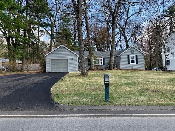 3rd image of 320 Maple St