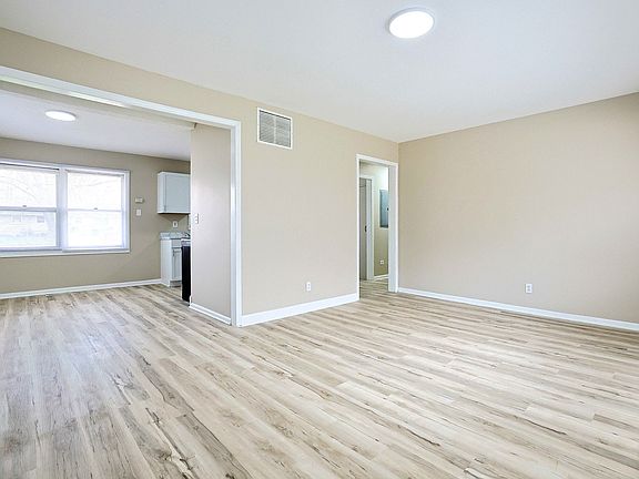 3rd image of 107 Georgine St