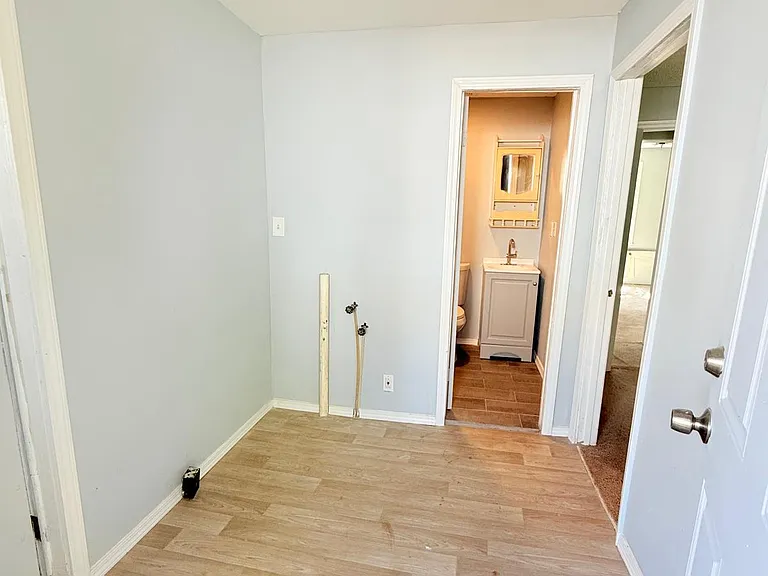 1624 Graves St — Photo 30