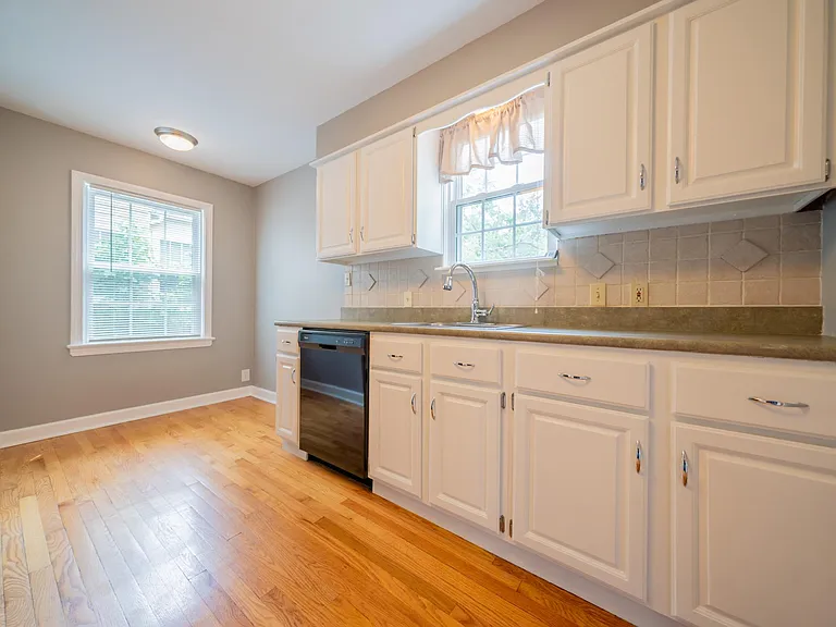 1200 Brentwood Rd — Photo 12