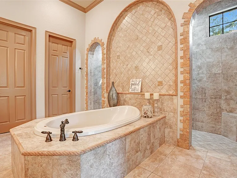 11050 Coniston Way — Photo 32