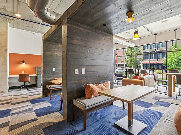 4th image of 321 S Walnut St #205-B