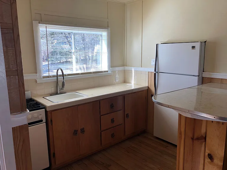 25065 Laurel Dr #9 — Photo 5