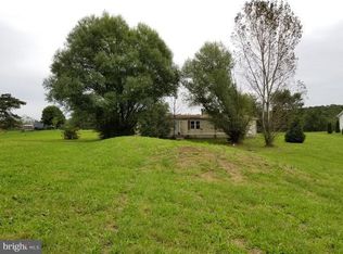 2 Running Pump Rd, Newville, PA 17241