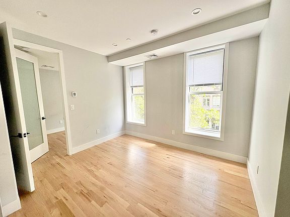 2nd image of 1022 Lexington Ave #4B