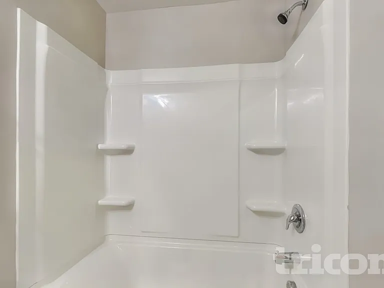 210 Coventry Ct — Photo 12