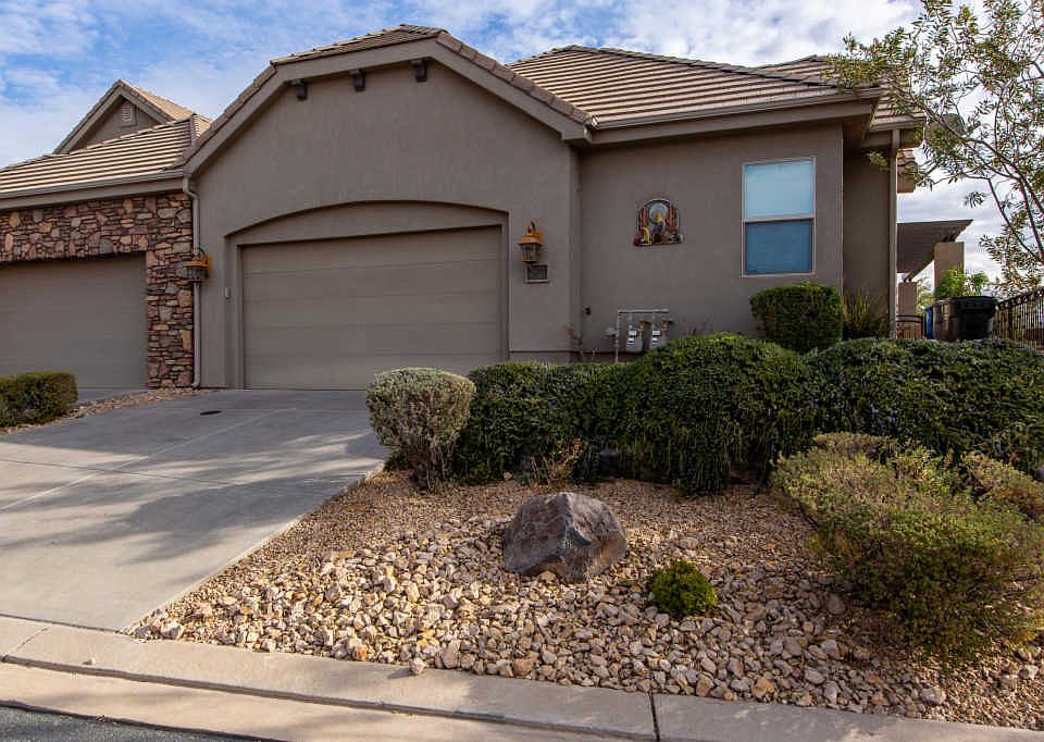 1st image of 1924 N Pebble Beach Dr