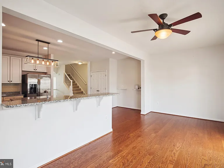 9003 Belo Gate Dr — Photo 3