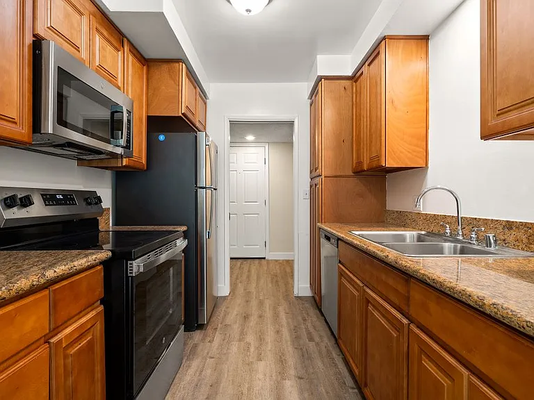 White Oak Terrace Apartments — Photo 17