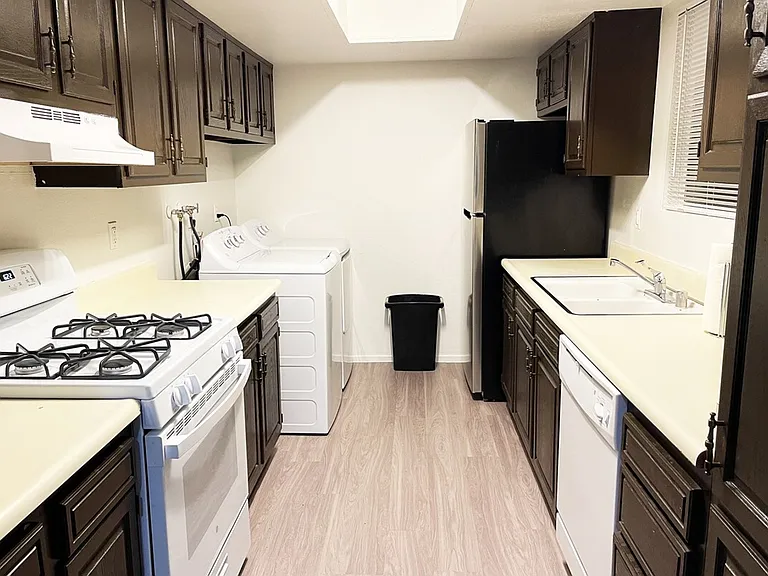 4650 Koval Ln #14D — Photo 9