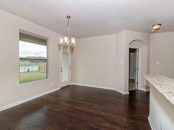 3rd image of 329 Leawood Ave