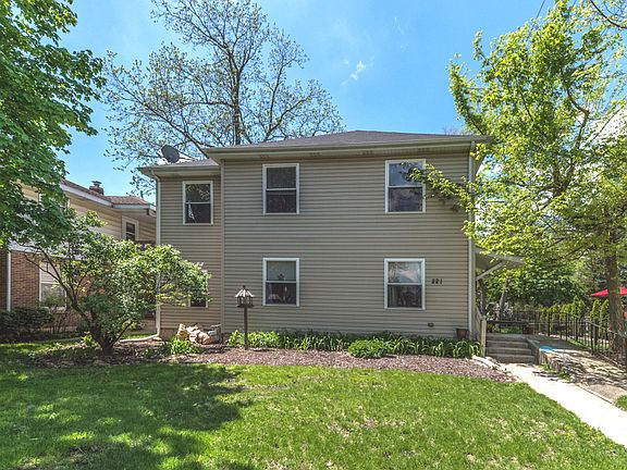 2nd image of 221 N Mill St