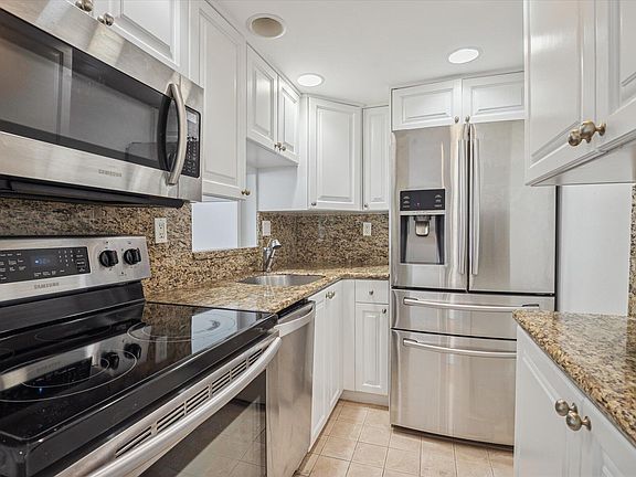 2nd image of 101 N Birch Rd APT 503