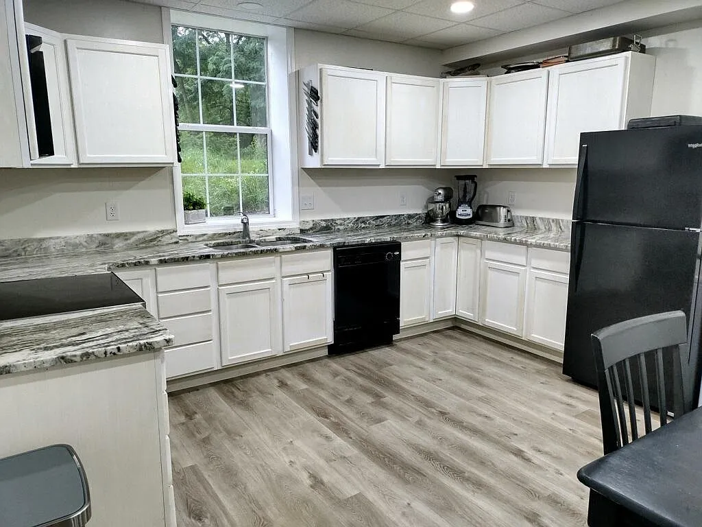 3 bed, 1650 sqft, $2,250 — Photo 4