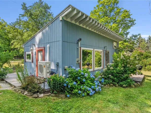 352 Hunt Hill Rd, Ithaca, NY 14850