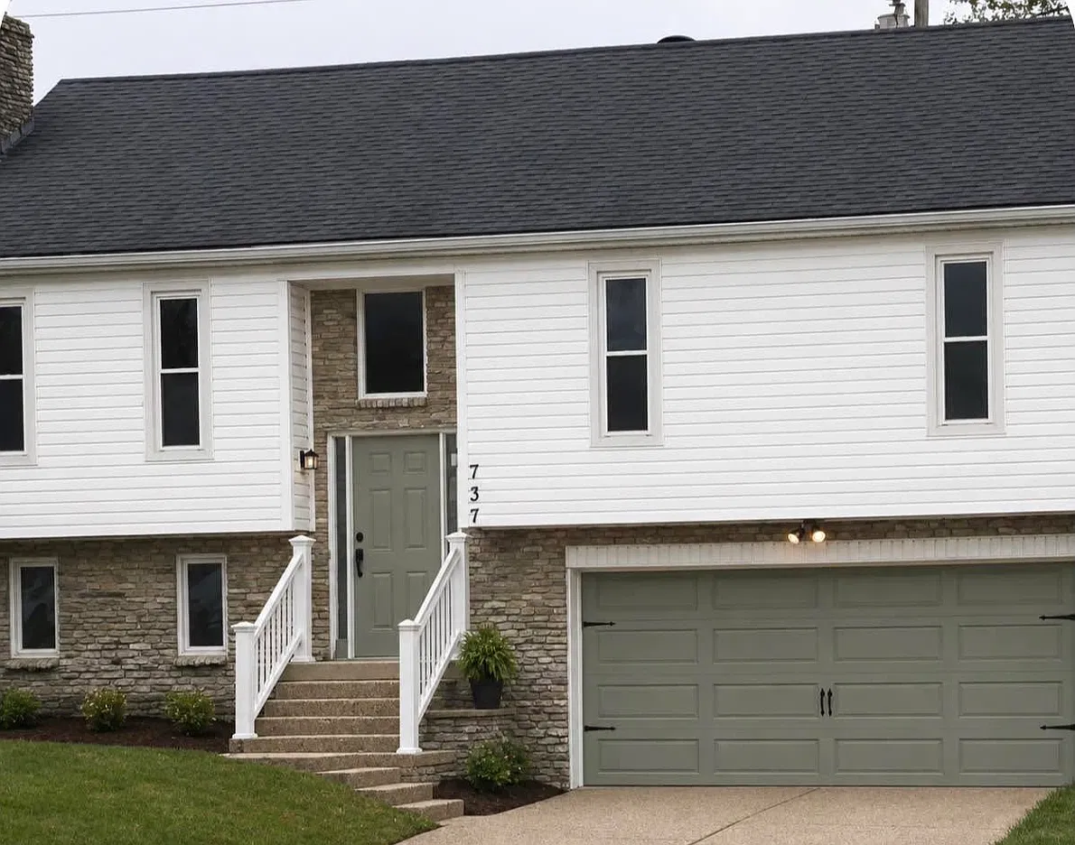 4 bed, 1985 sqft, $2,260 — Photo 1