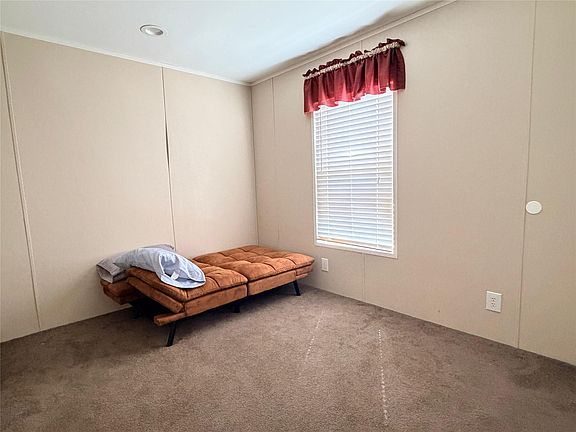 5th image of 13700 Burnett Rd