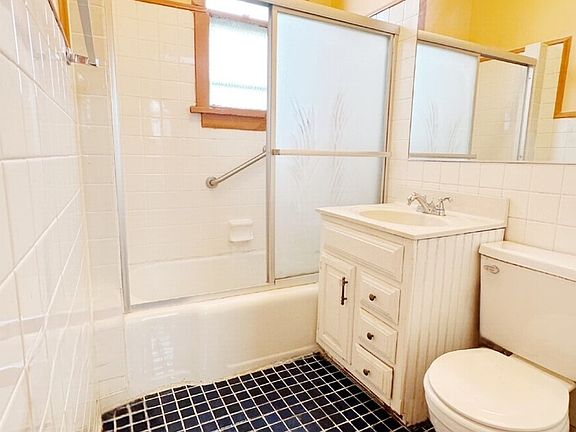 5th image of 1146 Washington Blvd APT 2