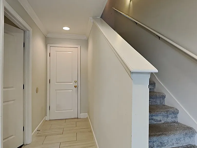 407 S Oregon Ave — Photo 8